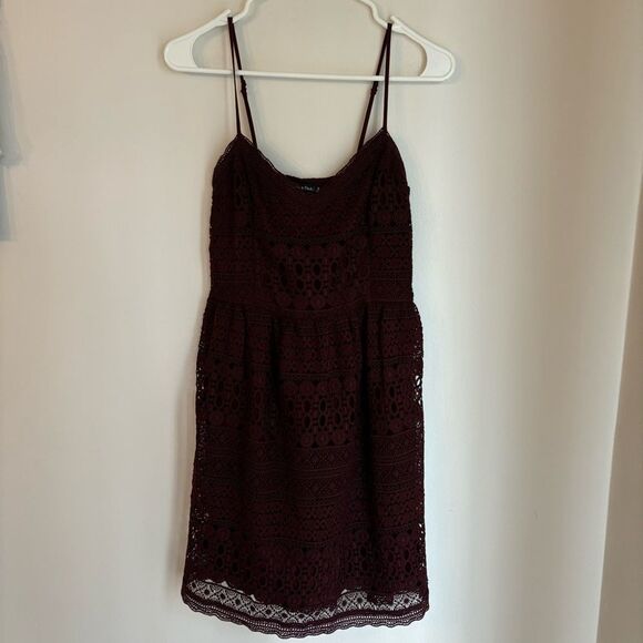 Abercrombie & Fitch women’s wine color v-neck beach dress size small EUC - Picture 1 of 9